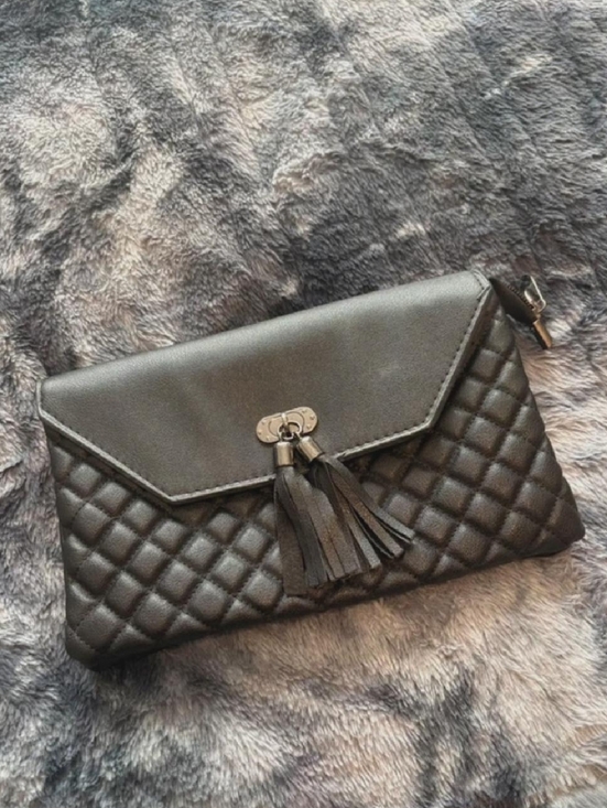 Handbags - Quilted Tassel Wristlet Clutch - Black